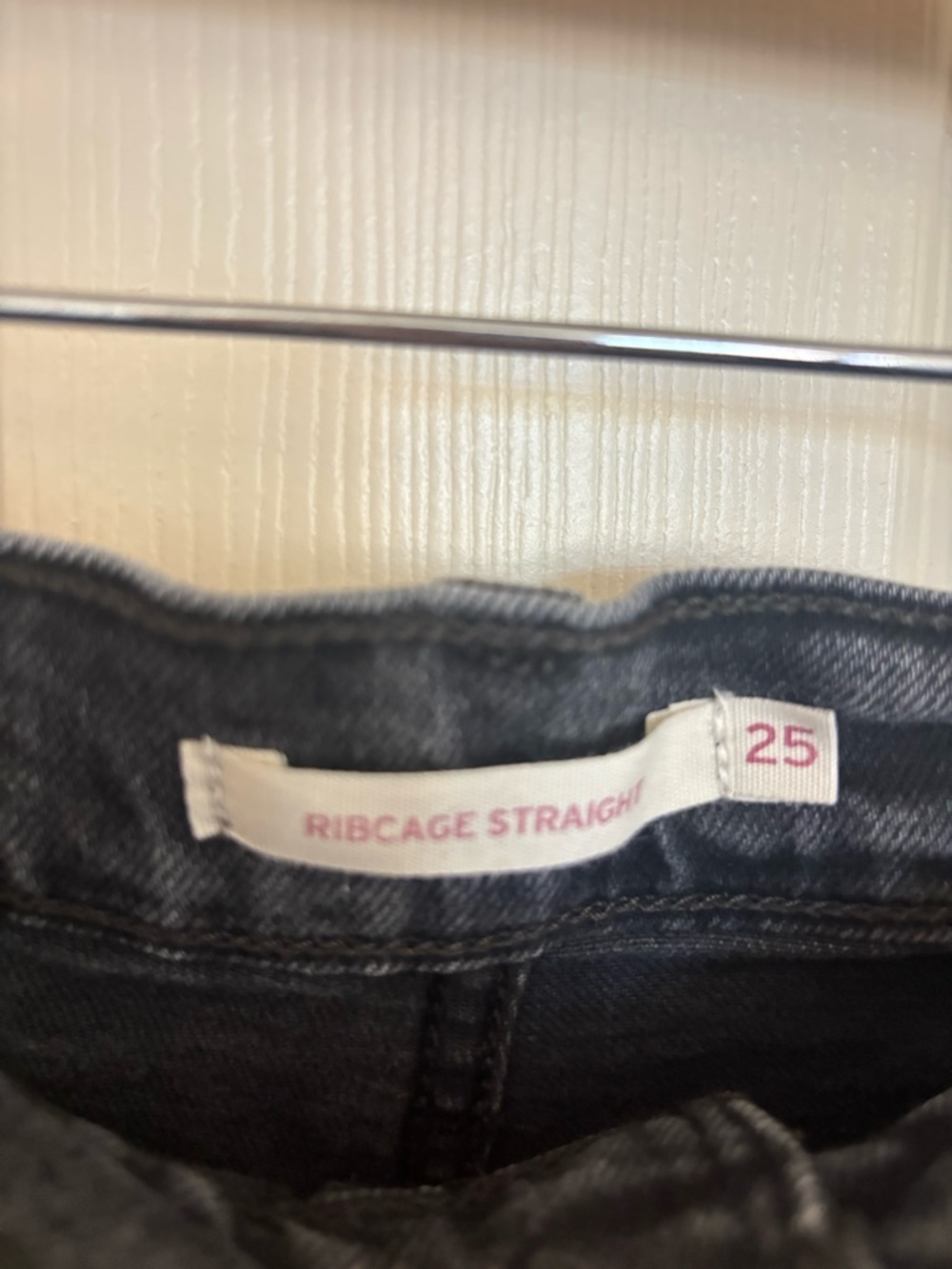 Levi’s Ribcage Straight Jeans – Size 25 – Dark Grey 90s minimalism - Picture 4 of 6